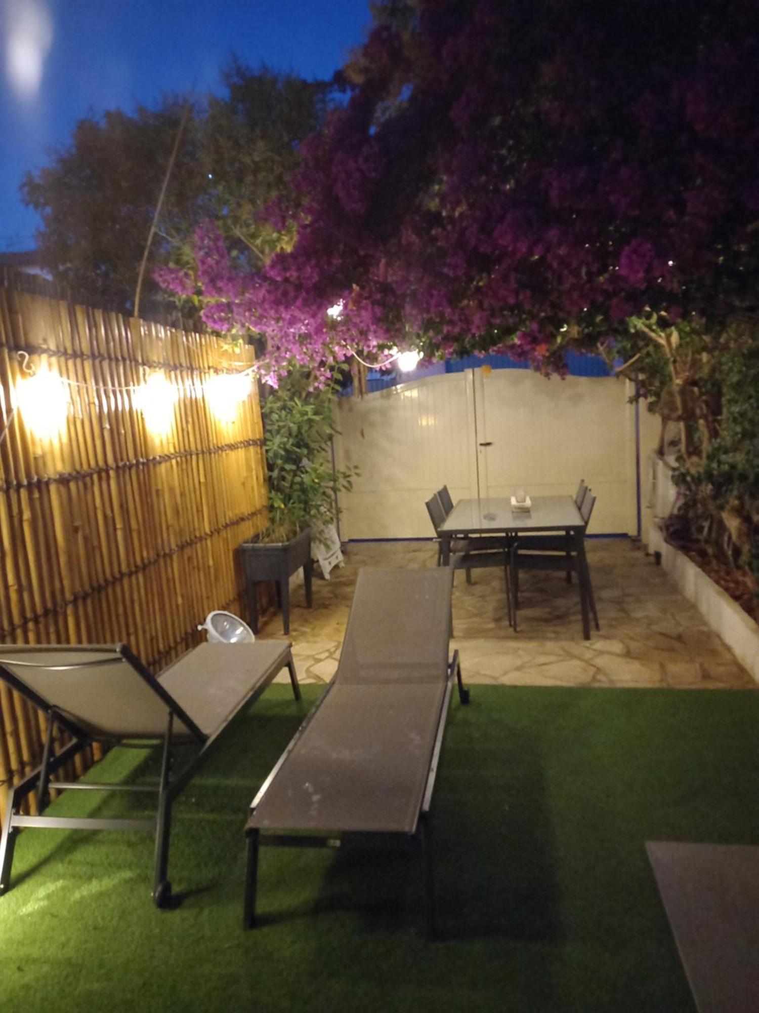 Studio Avec Rez De Jardin *